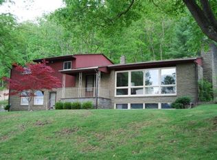 980 Upland Dr, Elmira, NY