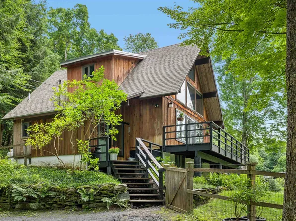 320 Stowebury Road, Waterbury, VT 05677