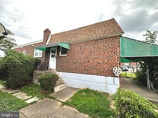 2nd image of 2135 Oakmont St