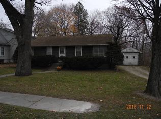 621 S Grant St, Earlville, IL 60518