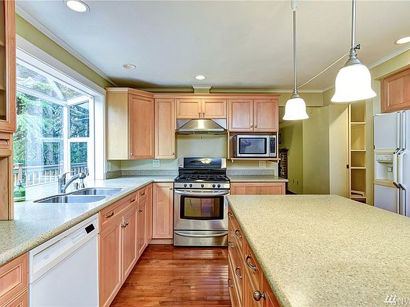 4th image of 15516 SE 48th Dr