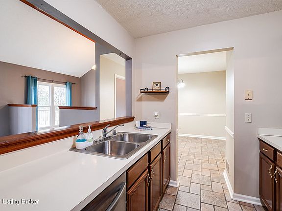 5th image of 2601 Gardner Ct