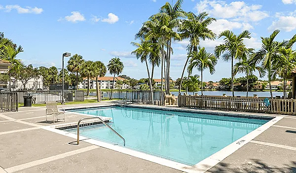 La Vue at Emerald Pointe