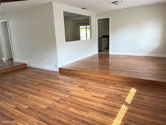 3rd image of 703R Ponderosa Dr