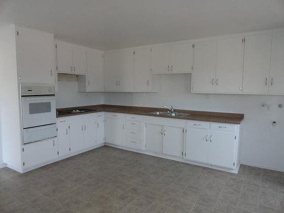 3rd image of 11874 Yates Dr