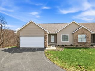 2414 Jillian Ln, Hermitage, PA