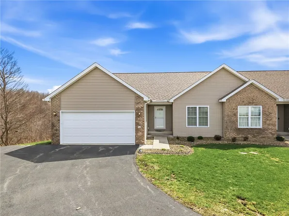 2414 Jillian Ln, Hermitage, PA 16148