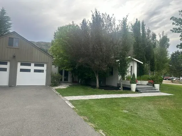 823 Buttercup Rd, Hailey, ID 83333