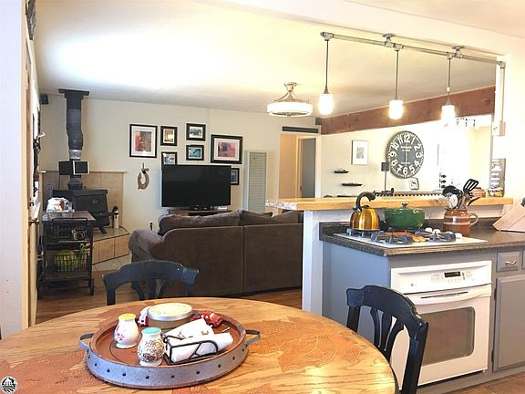 4th image of 20593 W Willow Springs Dr