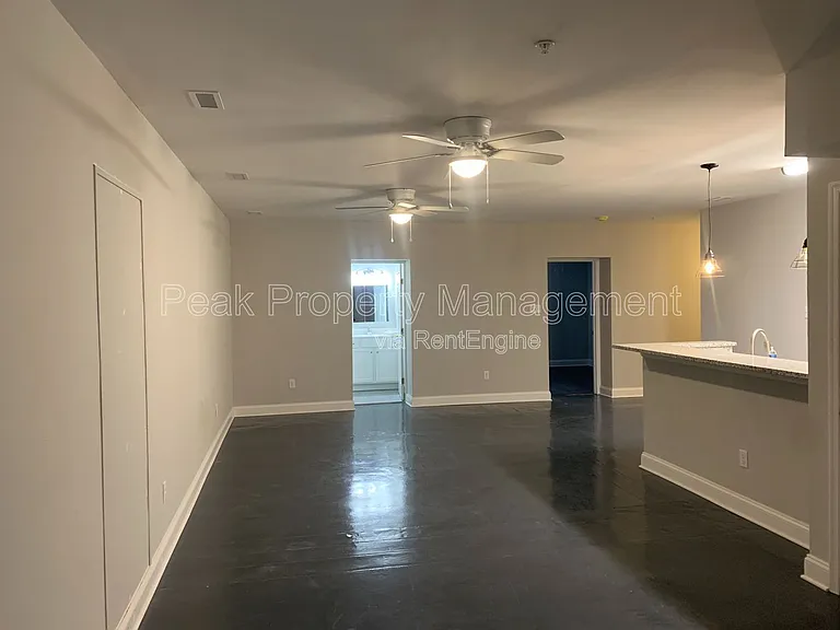 220 E Marshall St #C — Photo 9