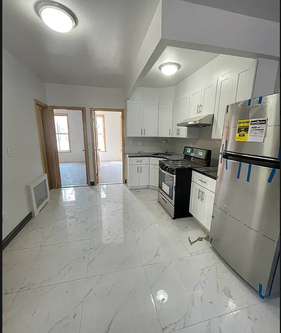 4 bed, 1100 sqft, $3,600 — Photo 1