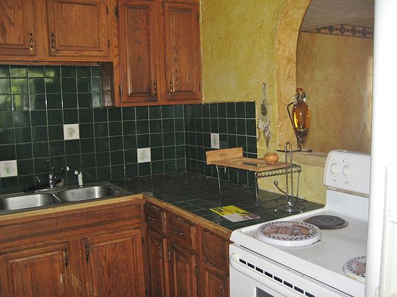 5th image of 1601 NE 47th Ct