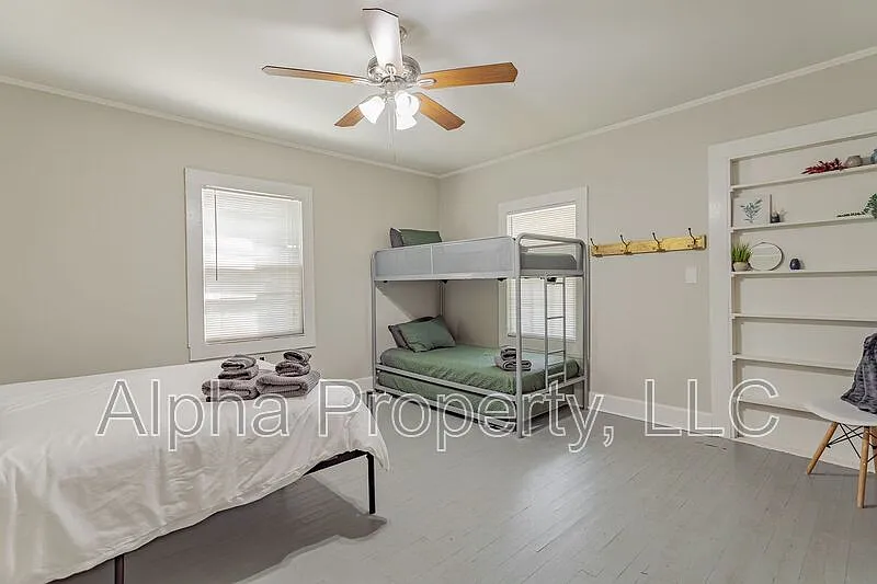 3 bed, 2.0 bath, 1450 sqft, $1,825 — Photo 4