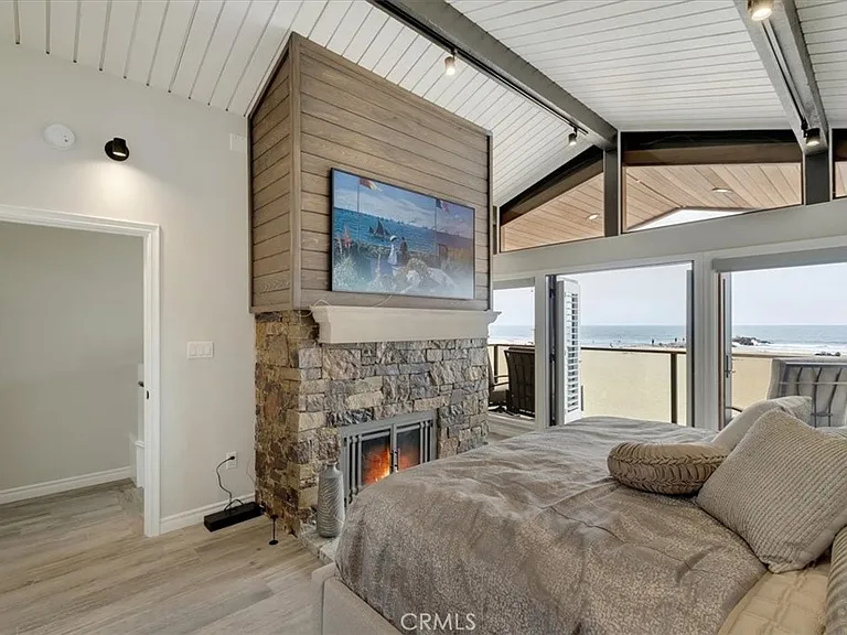 2808 W Oceanfront — Photo 13