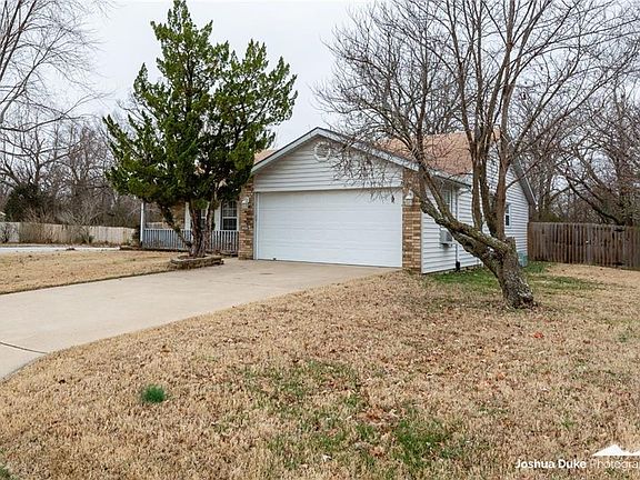 2nd image of 1899 N Albany Ln