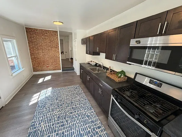 3 bed, $1,795 — Photo 4
