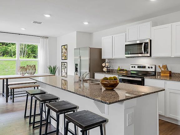 5th image of 146 Oliver Cir