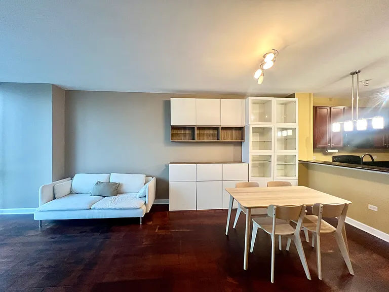 1901 S Calumet Ave #1111 — Photo 3