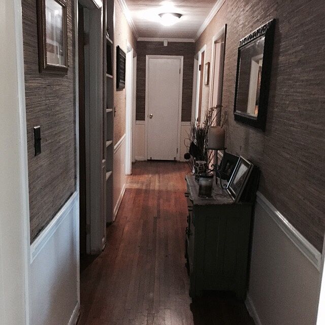 Wide Hallway w/2 Closets