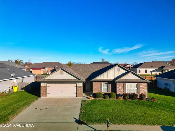 7535 W Black Walnut Dr, Columbia, MO 65202