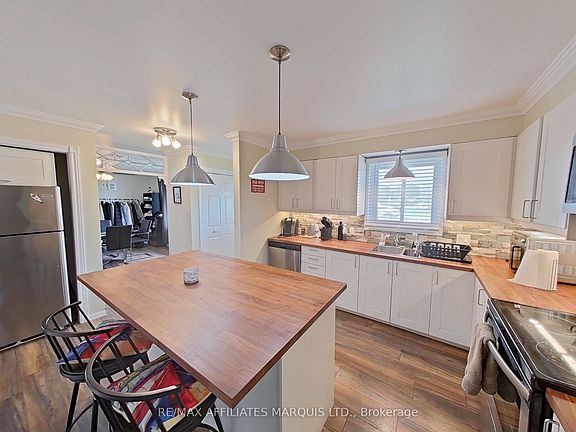 4th image of 1101 McConnell Ave