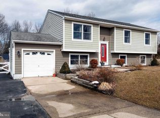 4312 Forsythia Ln, Pasadena, MD