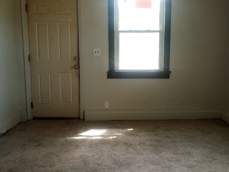 103 N Bell St #A — Photo 2