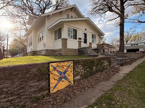 2nd image of 111 N 7th St