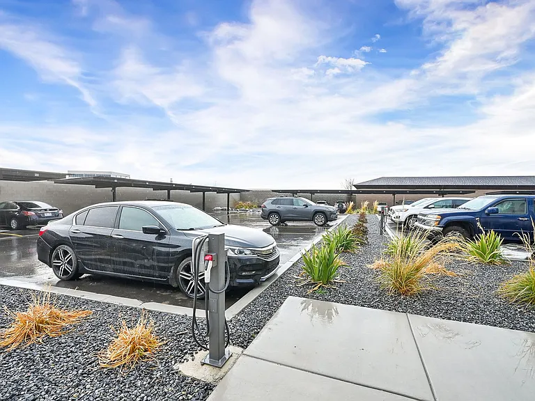 Wasatch View Apartments — Photo 11