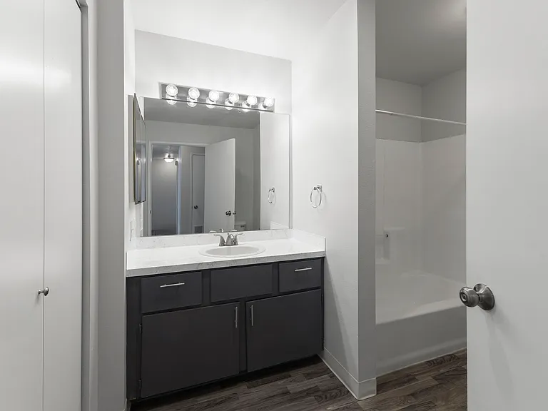Aspen Heights Apartments — Photo 38