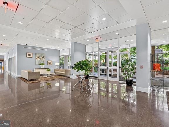 4th image of 800 4th St SW APT S221