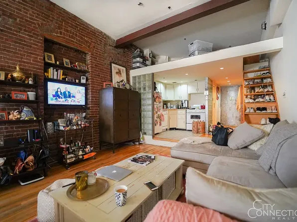 110 E 13th St APT 4E, New York, NY 10003