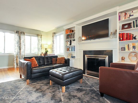 3rd image of 2553 Lawndale Ave