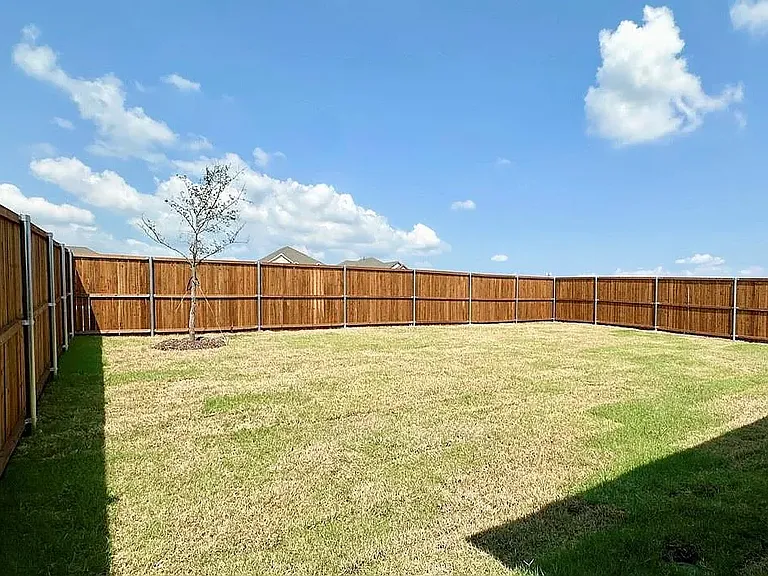 4028 Red Bluff St — Photo 3