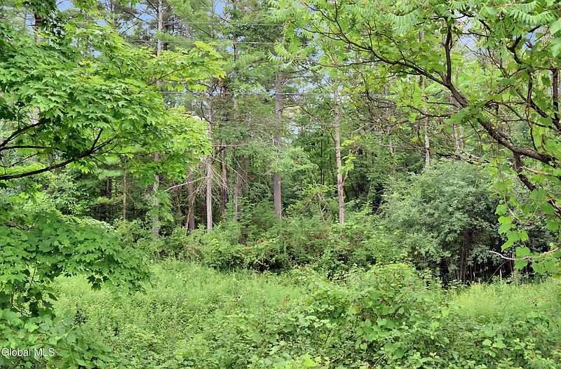 3rd image of 583 Hunter Road