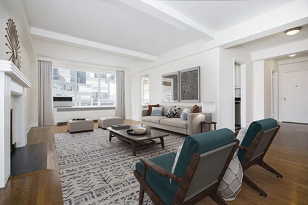 Rented by Central Park South Associates | media 9
