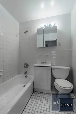 Rented by Bond New York | media 5