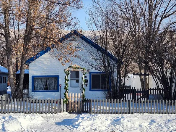 240 N 2nd Ave, Drumheller, AB T0J 1B0