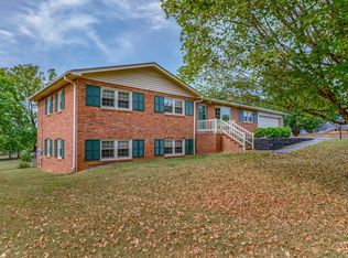 941 Canterbury Trl, Fountain Inn, SC 29644