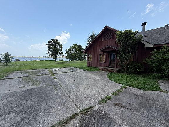 3rd image of 3024 Henderson Bayou Rd