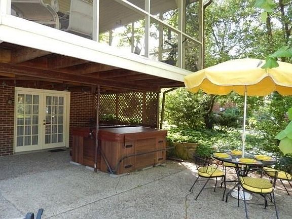 3rd image of 8716 Lakeridge Dr