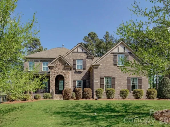 13017 Avila Ct, Charlotte, NC 28278