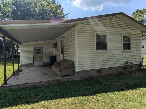 205 2nd St, Grand Tower, IL 62942