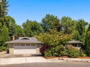 1066 NE 6th Dr, Hillsboro, OR 97124