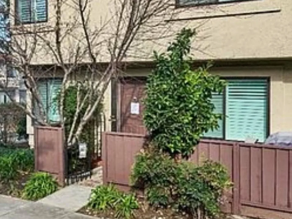 235 Kenbrook Cir