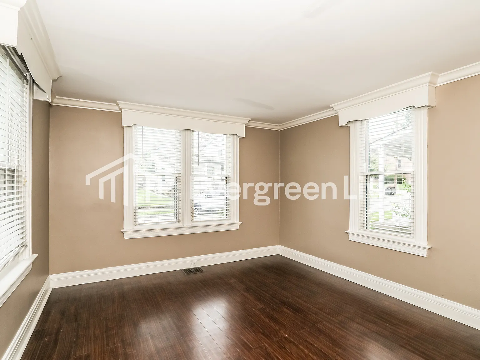 3 bed, 1.0 bath, 1028 sqft, $1,145 — Photo 4