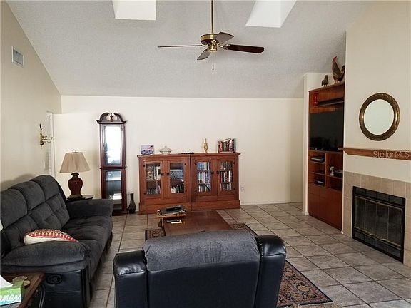 4th image of 7002 Drury St