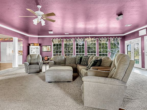 3rd image of 1624 Country Club Dr