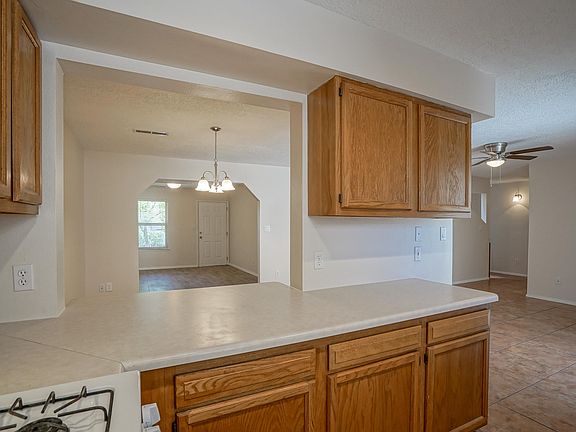 4th image of 5005 Ruiz Ln NW