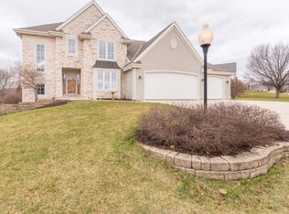 629 Heron Dr, Mukwonago, WI 53149